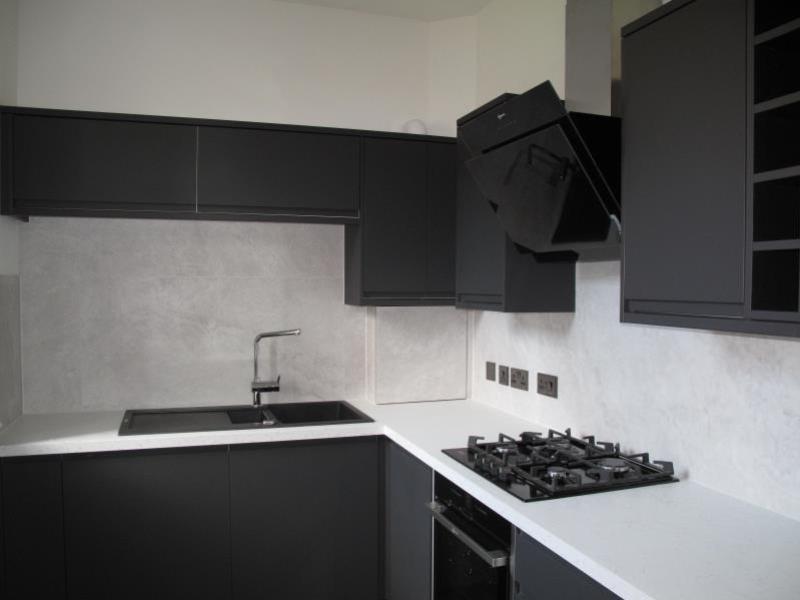 Kitchen (2) med