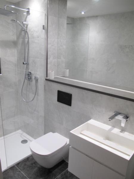 Shower Room med