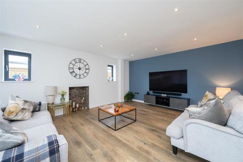 4 bedroom detached house for sale, Mill Road, Burgess Hill