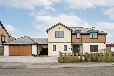 4 bedroom detached house for sale, Mill Road, Burgess Hill