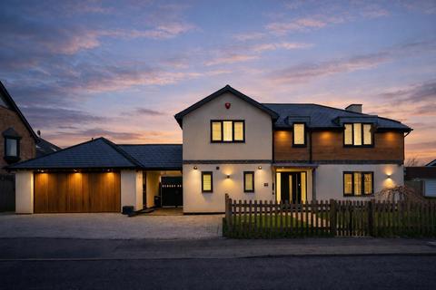 4 bedroom detached house for sale, Mill Road, Burgess Hill