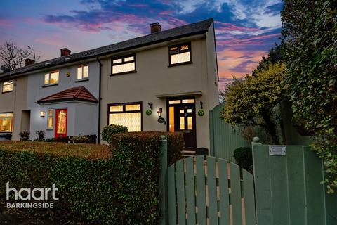 3 bedroom end of terrace house for sale, Peregrine Road, Hainault