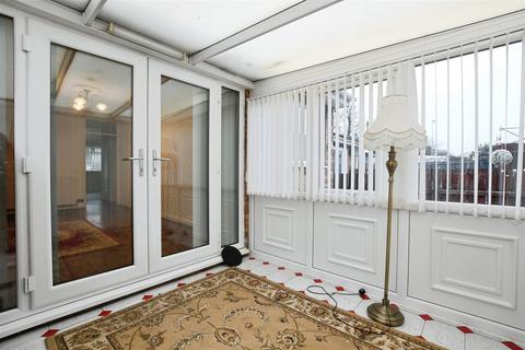 2 bedroom semi-detached bungalow for sale, Croft View, Sutton-On-Hull, Hull