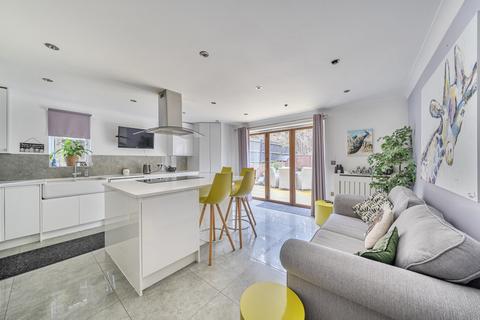 undefined, Vicarage Close, Colgate, Horsham