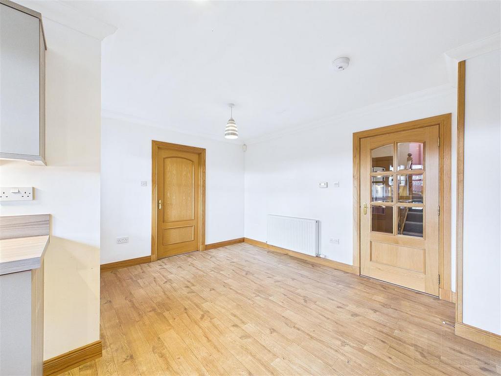 Kitchen &amp; Dining Area