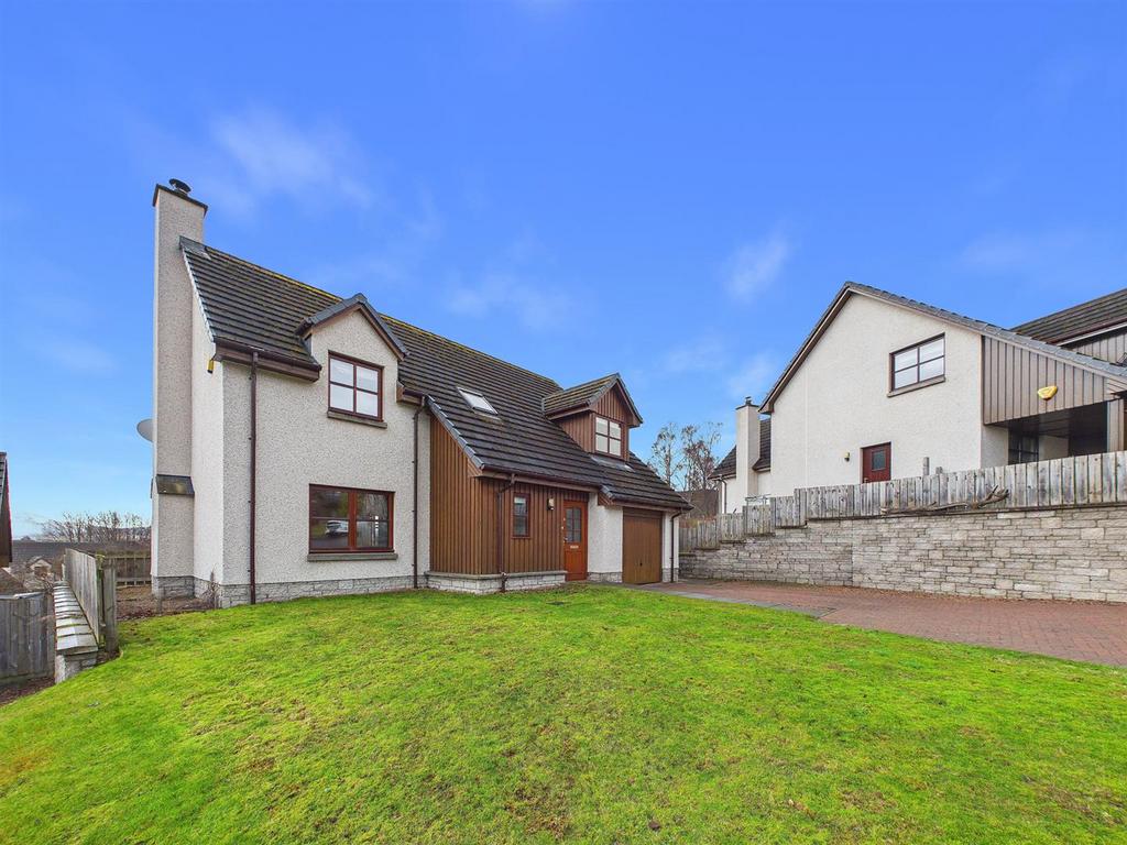 Front Garden &amp; Driveway