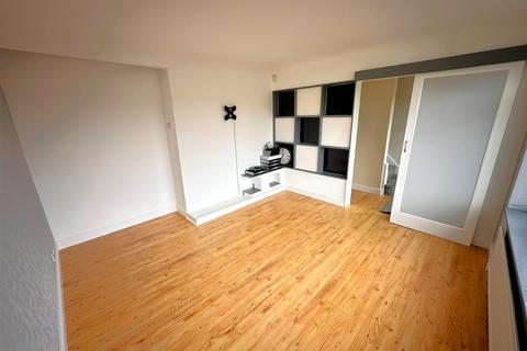 4 bedroom house to rent, Kendall Rise, Kingswinford