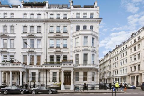 2 bedroom flat to rent, Cornwall Gardens, London, UK, SW7