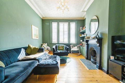 4 bedroom end of terrace house for sale, Nipper Lane, Manchester, M45