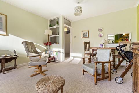 2 bedroom flat for sale, Dorchester Gardens, Worthing