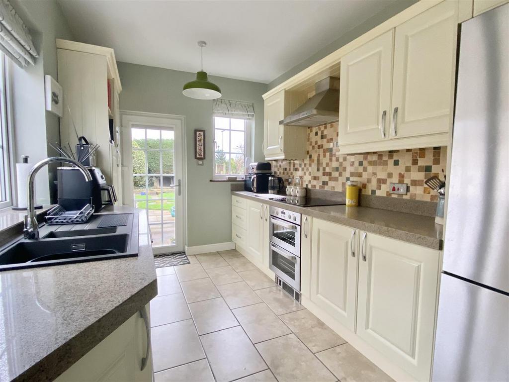 134 Monkmoor rd-12.jpg