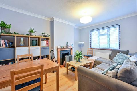 2 bedroom flat for sale, The Broadway, New Haw, Addlestone, KT15