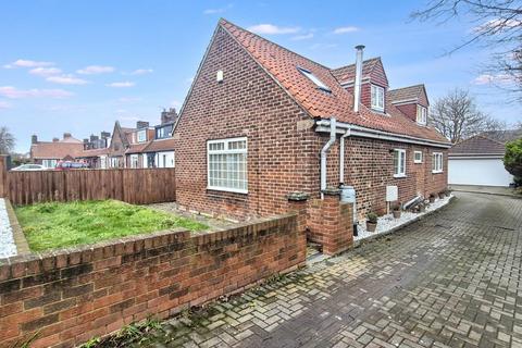 3 bedroom detached house for sale, Black Road, Hebburn, Tyne and Wear, NE31 1HY