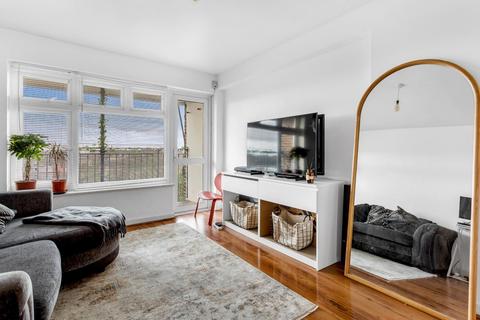 1 bedroom flat for sale, Yoakley Road, London, N16
