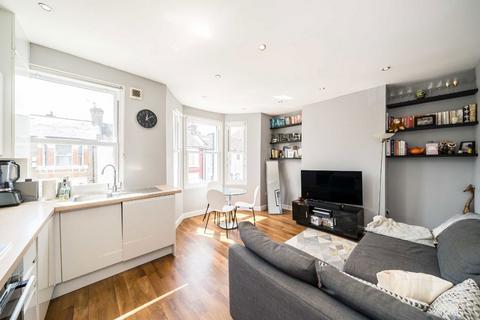 2 bedroom flat for sale, Arlesford Road, London SW9
