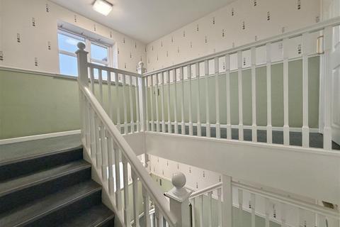 2 bedroom apartment for sale, Charlton Drive, Sale