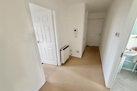 2 bedroom apartment for sale, Charlton Drive, Sale