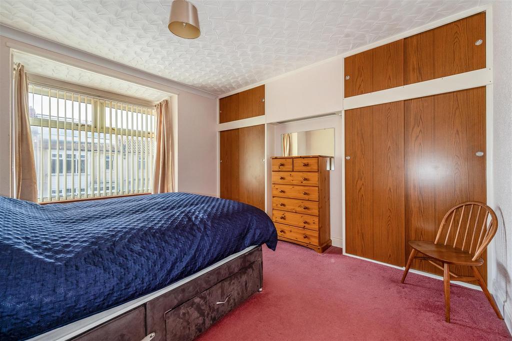 Bedroom 1.jpg
