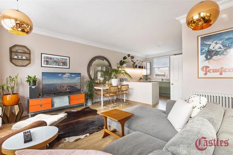 3 bedroom flat for sale, Inderwick Road, N8