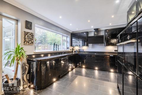 5 bedroom detached house for sale, Ferndown BH22