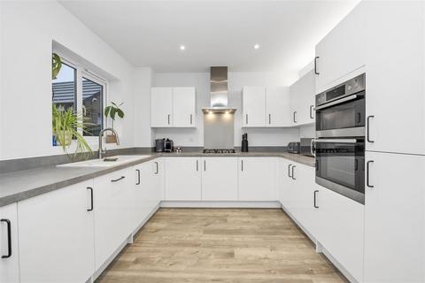 4 bedroom detached house for sale, Robinson Close, Haughley, Stowmarket