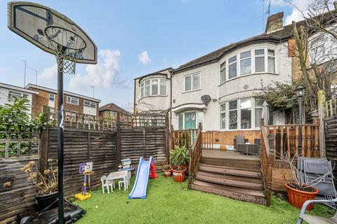 2 bedroom maisonette for sale, Buxted Road, London, N12