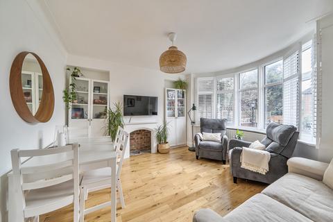 2 bedroom maisonette for sale, Buxted Road, London, N12