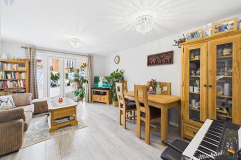 2 bedroom end of terrace house for sale, Comet Way, Aylesbury