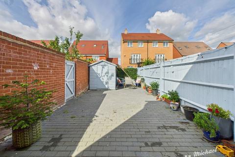 2 bedroom end of terrace house for sale, Comet Way, Aylesbury