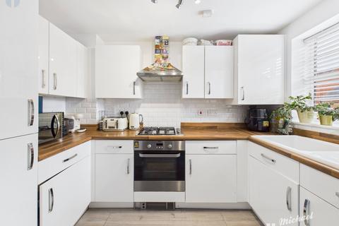 2 bedroom end of terrace house for sale, Comet Way, Aylesbury