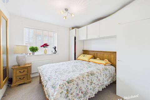 2 bedroom end of terrace house for sale, Comet Way, Aylesbury