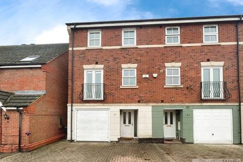 3 bedroom end of terrace house to rent, Christ Church Close, Stamford