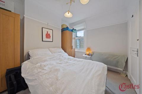 2 bedroom flat for sale, Beresford Road,  N8
