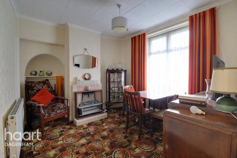 2 bedroom terraced house for sale, Heathway, Dagenham