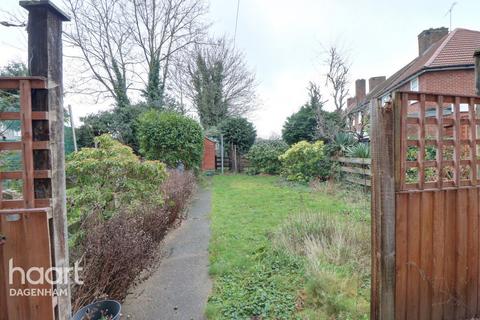 2 bedroom terraced house for sale, Heathway, Dagenham