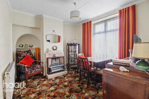 2 bedroom terraced house for sale, Heathway, Dagenham
