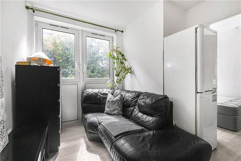 Studio to rent, Hodister Close, London, SE5