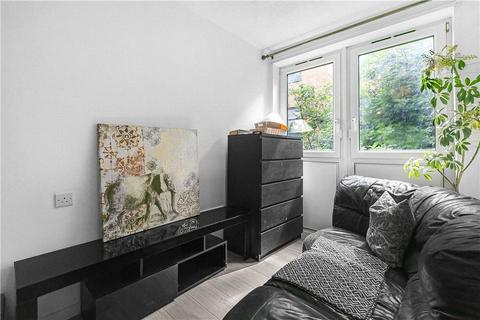 Studio to rent, Hodister Close, London, SE5