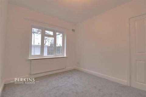 undefined, Greenford, UB6