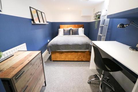 3 bedroom terraced house to rent, Autumn Place, Leeds, LS6 1RJ