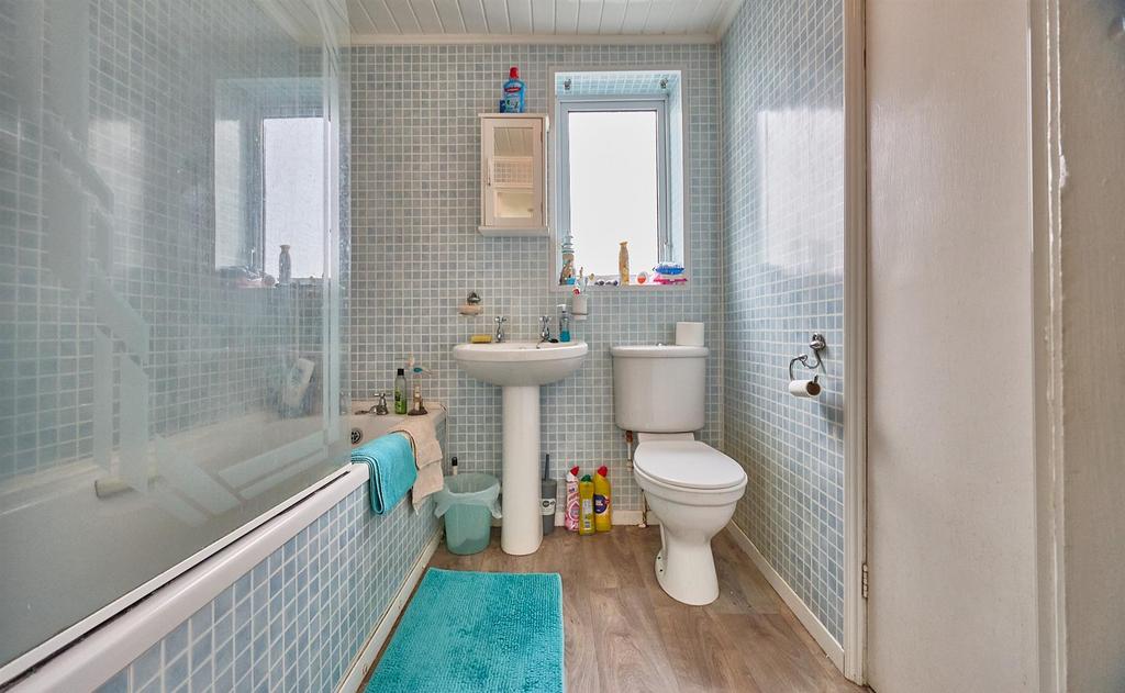 Bathroom to Side