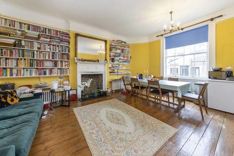 3 bedroom flat to rent, Mecklenburgh Square, London WC1N