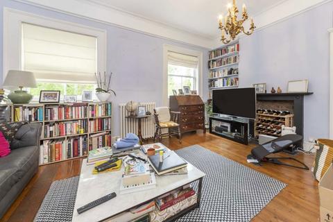 3 bedroom flat to rent, Mecklenburgh Square, London WC1N