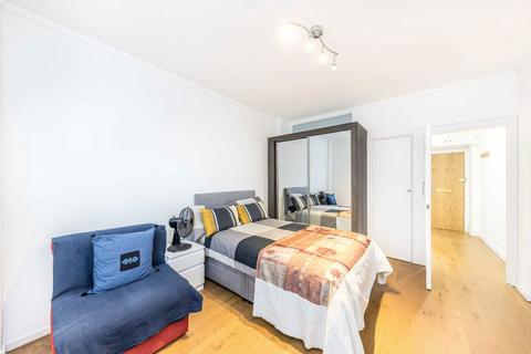 Studio to rent, Woburn Place, London WC1H