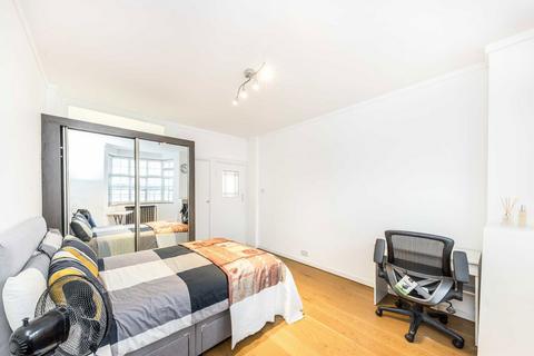 Studio to rent, Woburn Place, London WC1H
