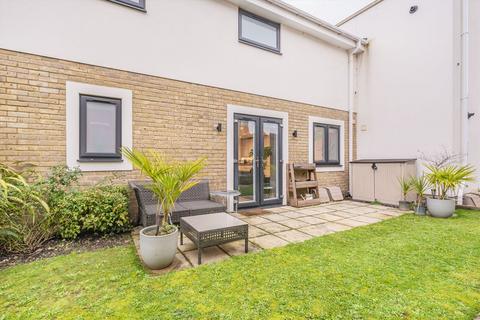 Kemble Close, Weybridge KT13