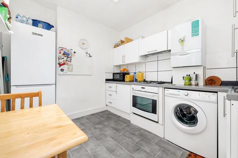 2 bedroom flat to rent, Lambolle Place, London, NW3
