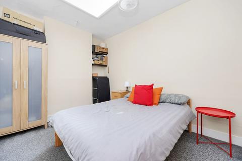 2 bedroom flat to rent, Lambolle Place, London, NW3