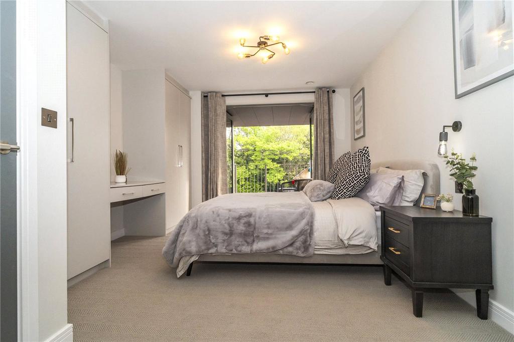 Show Apt Bedroom