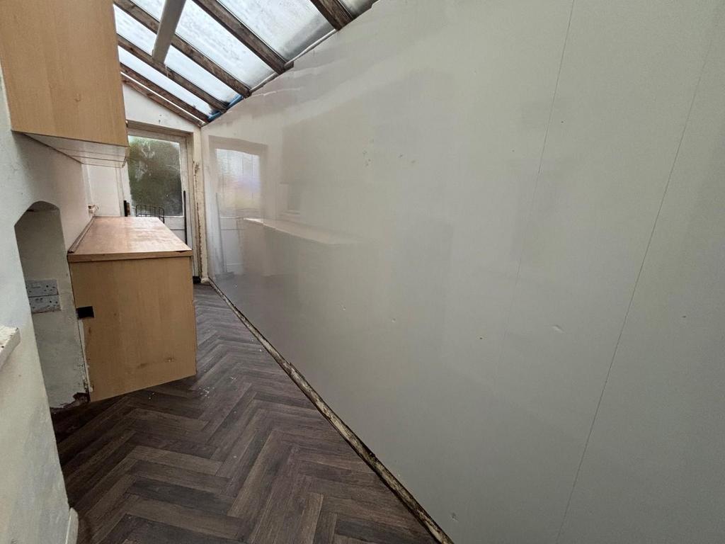 Side Passage.jpg
